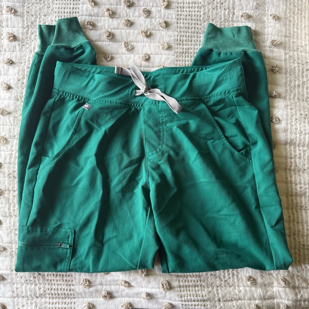 Figs Hunter Green Zamora Joggers in XSP